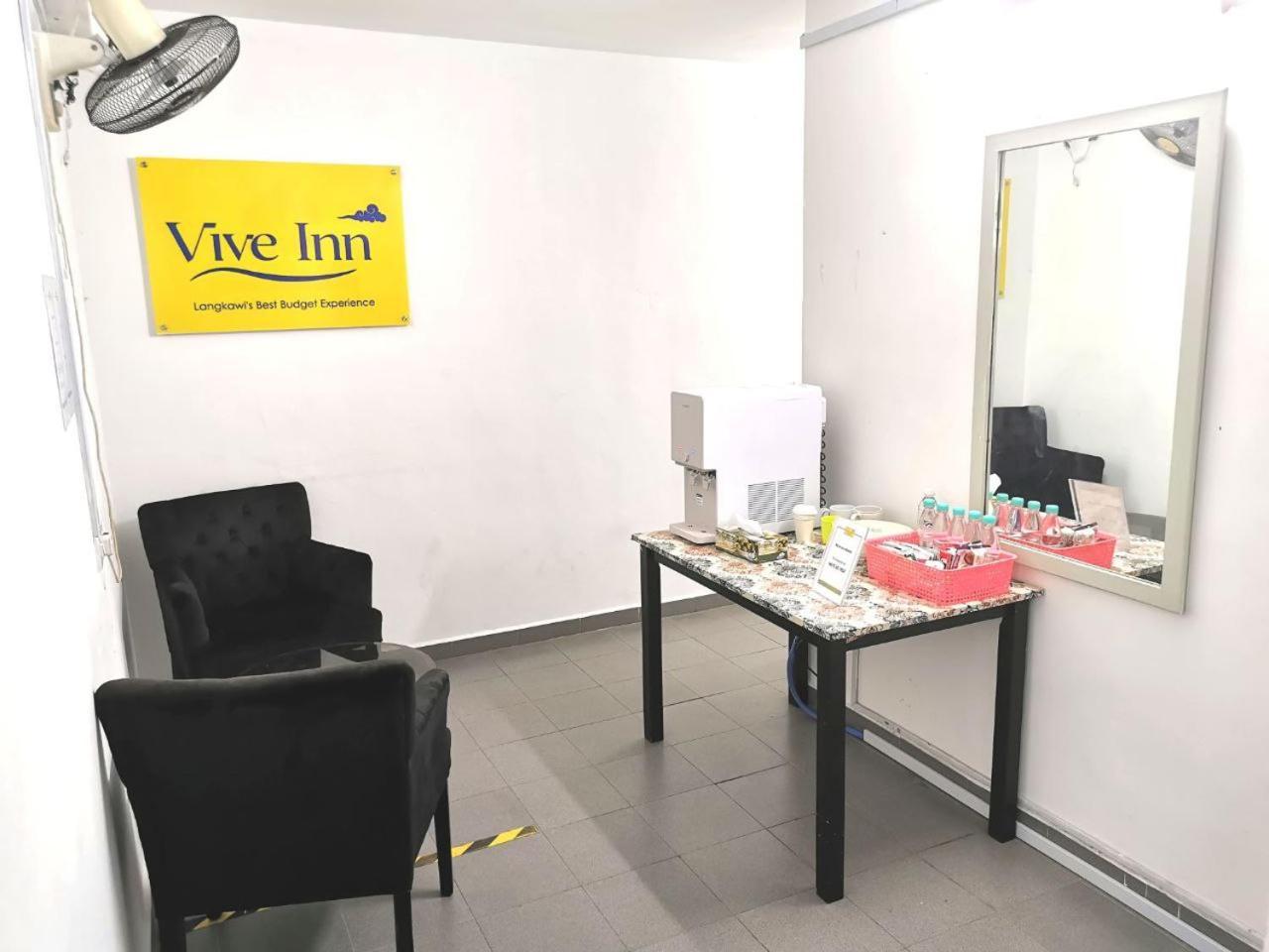 Vive Inn Kuah Esterno foto